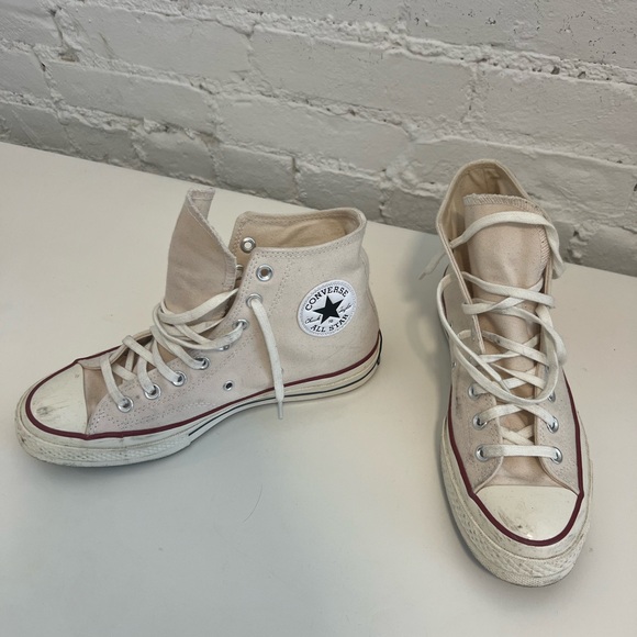 Converse - Picture 1 of 3